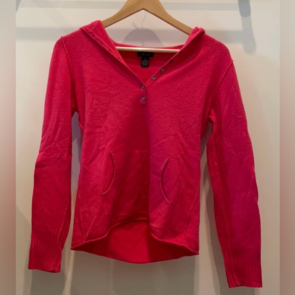💕 Hot pink cashmere hoodie with kangaroo pocket • medium.